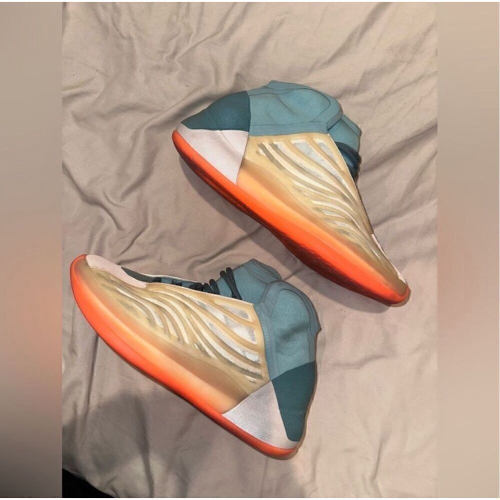 US SIZE 6.5 Yeezys YZY QNTM high top blue orange